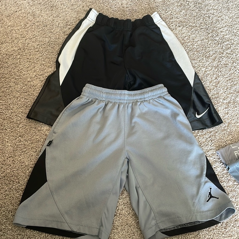Set of two Nike shorts. Kids.